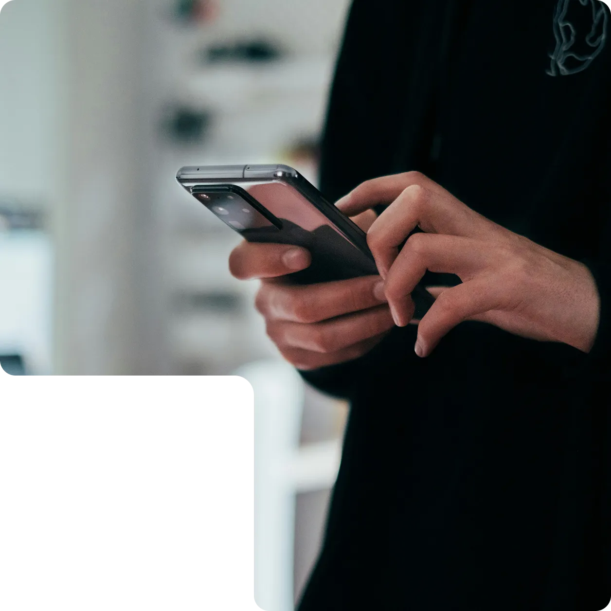 FinTech mobile app growth services by Applica